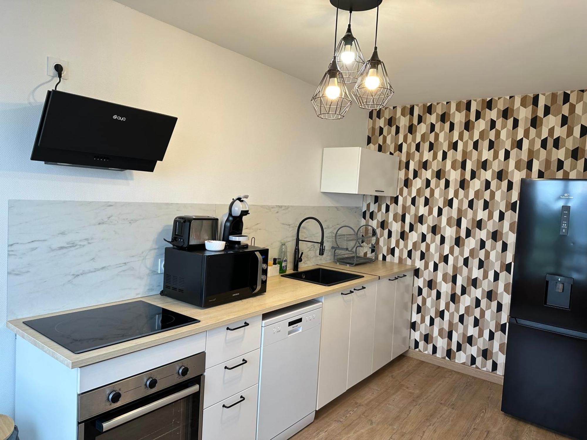 Le Grand Parc 13 - 2 Chambres - Wifi - Parking Châteauroux エクステリア 写真