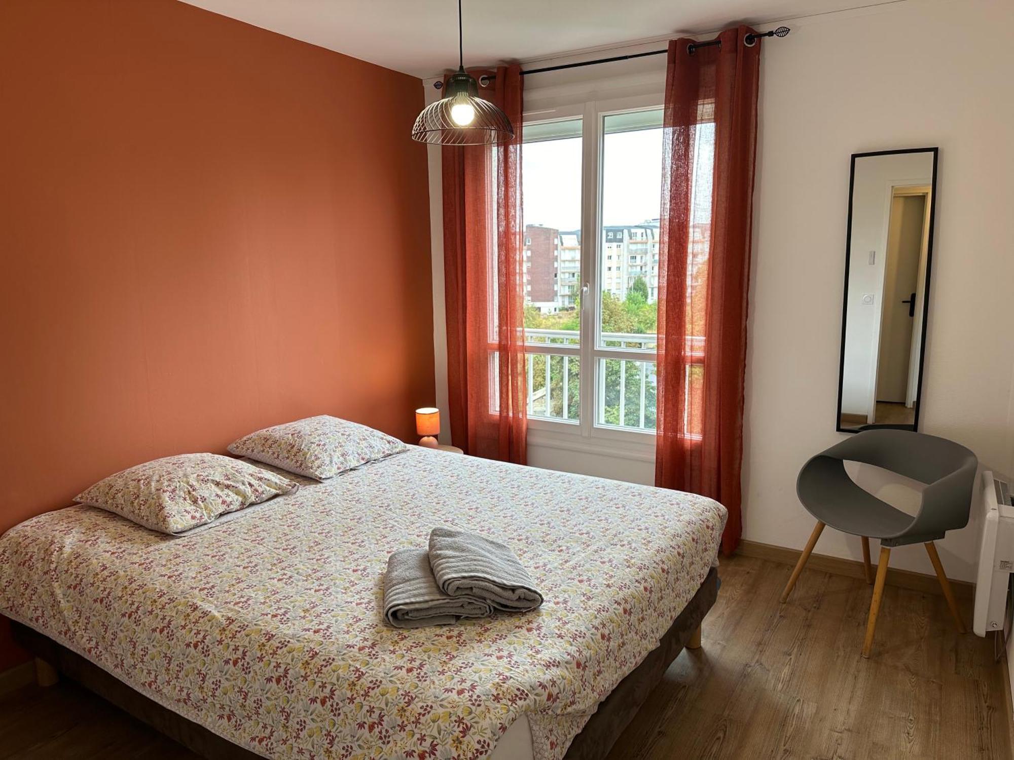 Le Grand Parc 13 - 2 Chambres - Wifi - Parking Châteauroux エクステリア 写真